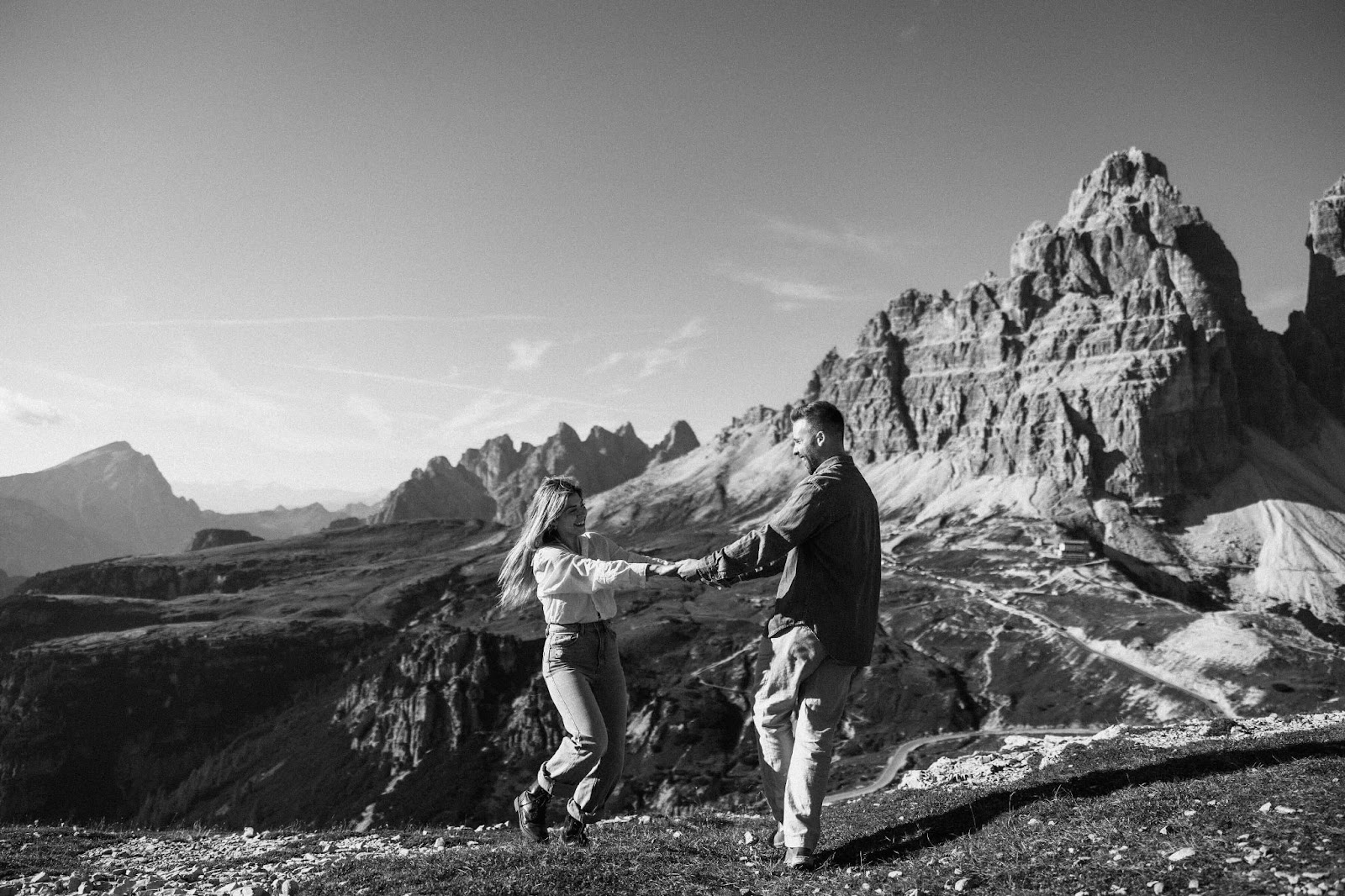 couple dancing in the Dolomites