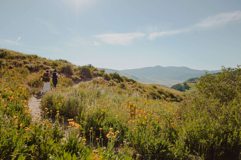 couple hiking in Crested Butte for elopement