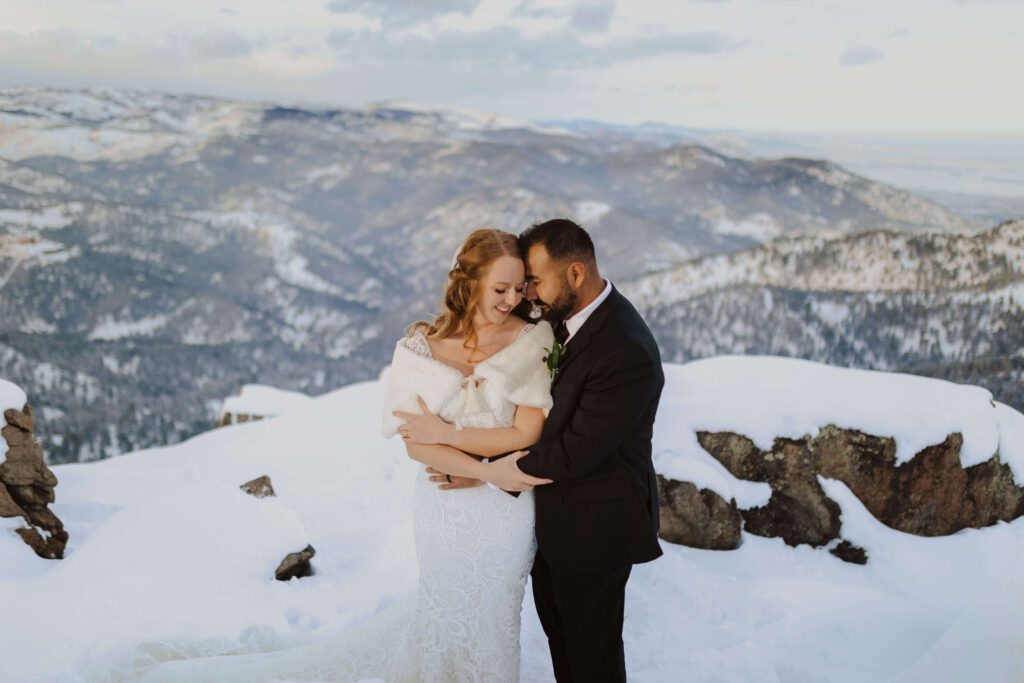 Couple at eloping at Lost Gulch Overlook