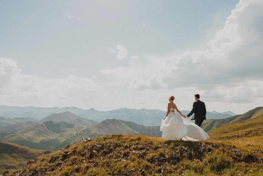 bride and groom eloping in Colorado