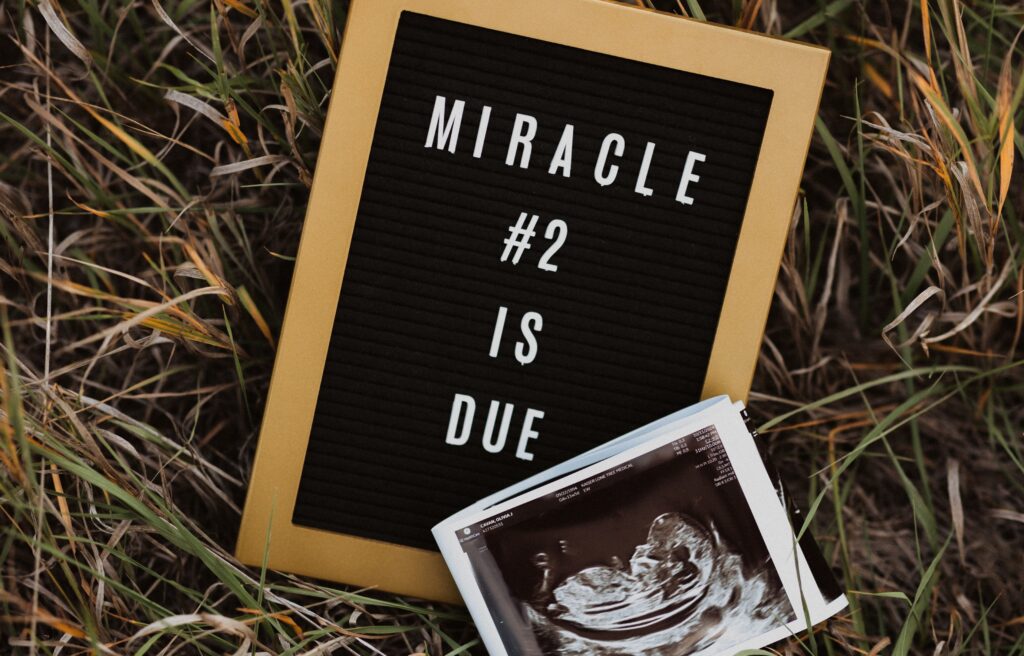 ultra sound picture to announce pregnancy