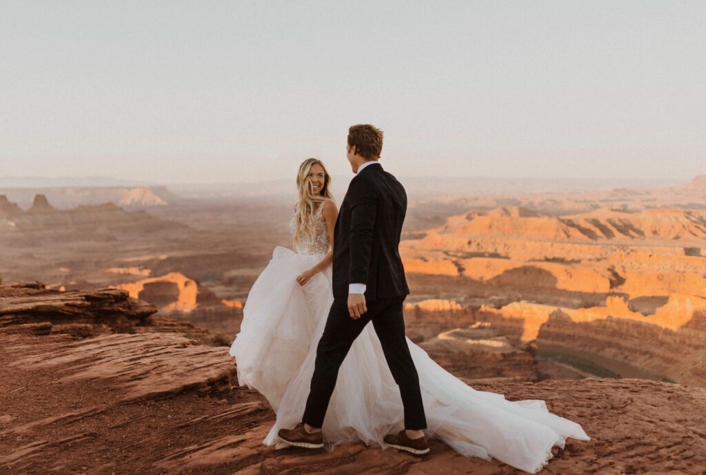 Bride and groom at Dead Horse State Park for Utah elopement